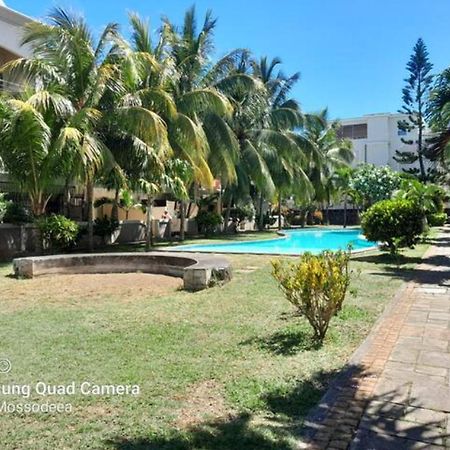 Lovely 4 Bed Townhouse With Common Swimming Pool Grand Baie Exterior foto